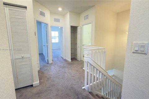 Touwnhouse à vendre à Hialeah, Floride: 3 chambres, 182 m2 № 1922970 - photo 20