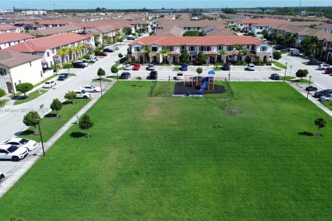 Touwnhouse à vendre à Hialeah, Floride: 3 chambres, 182 m2 № 1922970 - photo 6