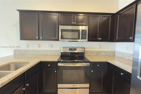 Touwnhouse à vendre à Hialeah, Floride: 3 chambres, 182 m2 № 1922970 - photo 10