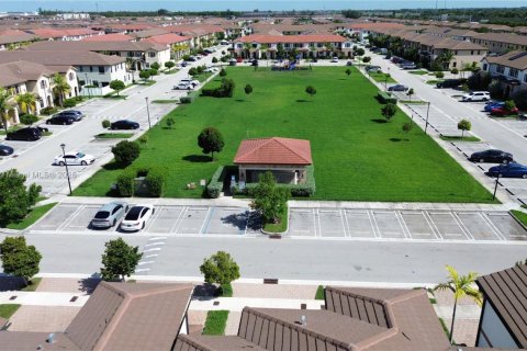 Touwnhouse à vendre à Hialeah, Floride: 3 chambres, 182 m2 № 1922970 - photo 5