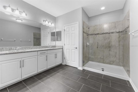 Townhouse in Tampa, Florida 3 bedrooms, 179.58 sq.m. № 1773030 - photo 20