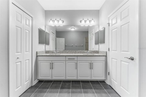 Townhouse in Tampa, Florida 3 bedrooms, 179.58 sq.m. № 1773030 - photo 21