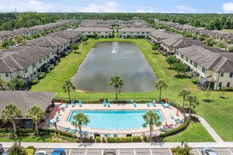 Townhouse in Tampa, Florida 3 bedrooms, 179.58 sq.m. № 1773030 - photo 5
