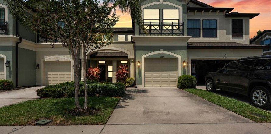 Townhouse in Tampa, Florida 3 bedrooms, 179.58 sq.m. № 1773030