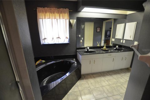 House in Venice, Florida 3 bedrooms, 148.18 sq.m. № 1805817 - photo 6