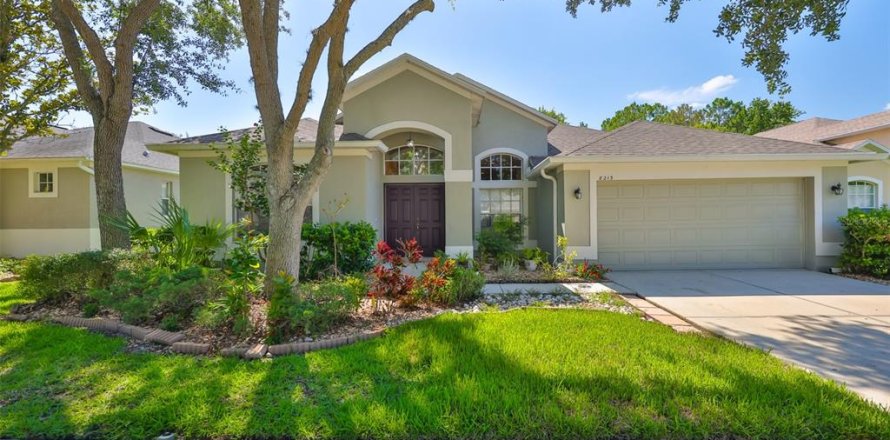 House in Tampa, Florida 3 bedrooms, 213.68 sq.m. № 1793699