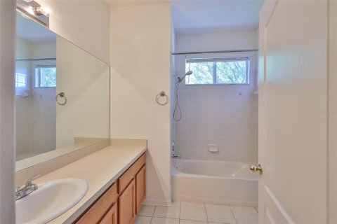 House in Tampa, Florida 3 bedrooms, 213.68 sq.m. № 1793699 - photo 25