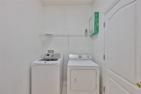 House in Tampa, Florida 3 bedrooms, 213.68 sq.m. № 1793699 - photo 14