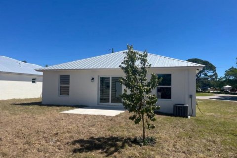 Villa ou maison à louer à Stuart, Floride: 3 chambres, 105.44 m2 № 2401389 - photo 2