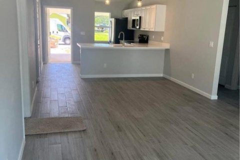 Villa ou maison à louer à Stuart, Floride: 3 chambres, 105.44 m2 № 2401389 - photo 5