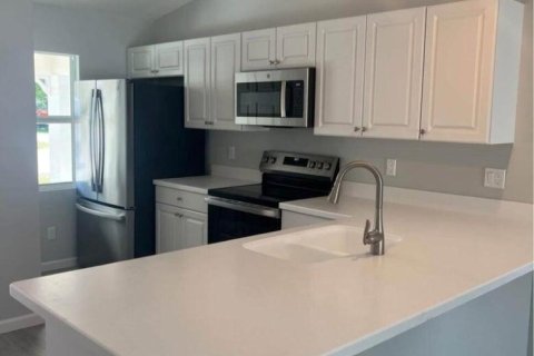 Villa ou maison à louer à Stuart, Floride: 3 chambres, 105.44 m2 № 2401389 - photo 4