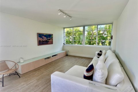 Condominio en alquiler en Miami, Florida, 2 dormitorios, 101.17 m2 № 1991304 - foto 14