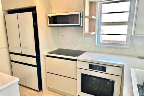 Condominio en alquiler en Miami, Florida, 2 dormitorios, 101.17 m2 № 1991304 - foto 6