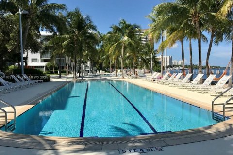 Condominio en alquiler en Miami, Florida, 2 dormitorios, 101.17 m2 № 1991304 - foto 27