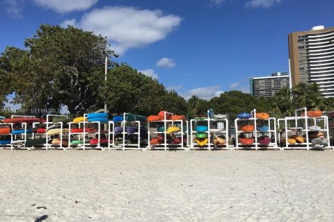 Condominio en alquiler en Miami, Florida, 2 dormitorios, 101.17 m2 № 1991304 - foto 22