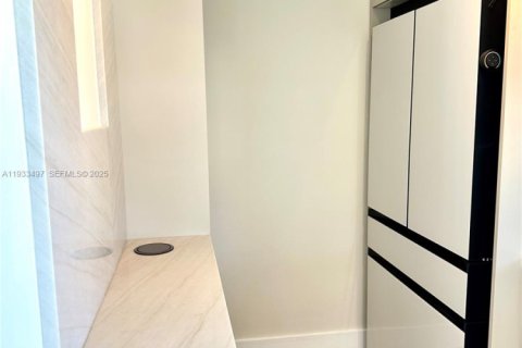 Condominio en alquiler en Miami, Florida, 2 dormitorios, 101.17 m2 № 1991304 - foto 8