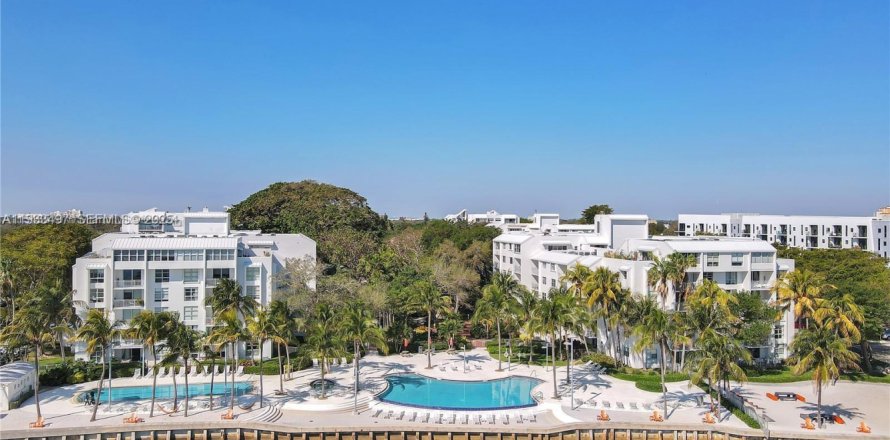 Condominio en Miami, Florida, 2 dormitorios  № 1991304