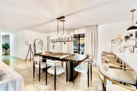 Villa ou maison à louer à Fruitland Park, Floride: 3 chambres, 184.6 m2 № 2434590 - photo 8