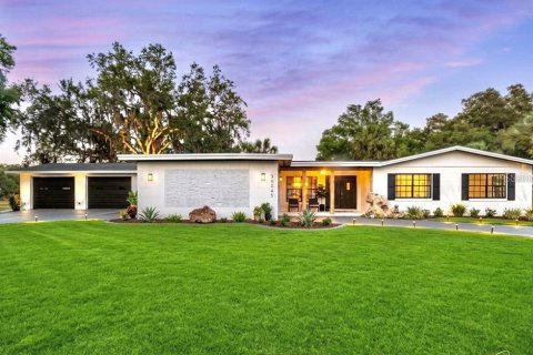 Villa ou maison à louer à Fruitland Park, Floride: 3 chambres, 184.6 m2 № 2434590 - photo 3