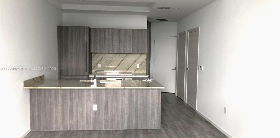 Condominio en Miami, Florida, 1 dormitorio № 1868608
