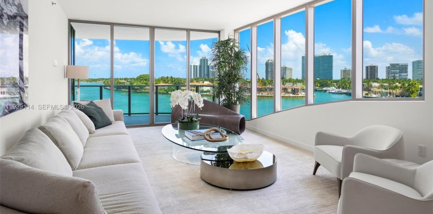 Кондоминиум с 4 спальнями в Бей-Харбор-Айлендс, Флорида № 1996799