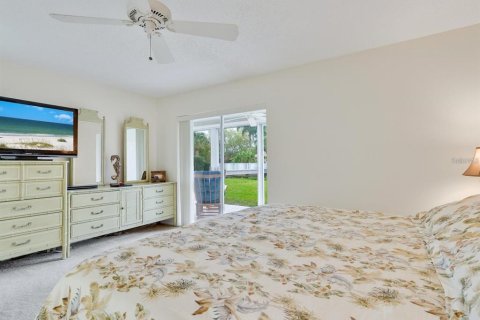 House in Sarasota, Florida 2 bedrooms, 143.07 sq.m. № 2211558 - photo 20