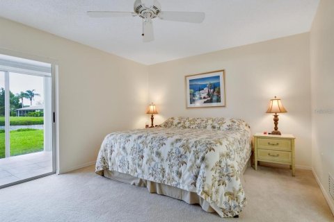 House in Sarasota, Florida 2 bedrooms, 143.07 sq.m. № 2211558 - photo 19
