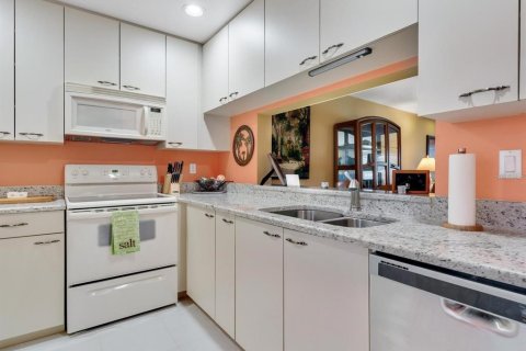 House in Sarasota, Florida 2 bedrooms, 143.07 sq.m. № 2211558 - photo 16