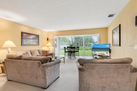 House in Sarasota, Florida 2 bedrooms, 143.07 sq.m. № 2211558 - photo 9