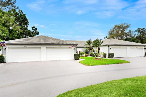 House in Sarasota, Florida 2 bedrooms, 143.07 sq.m. № 2211558 - photo 3