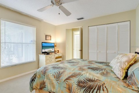 House in Sarasota, Florida 2 bedrooms, 143.07 sq.m. № 2211558 - photo 24