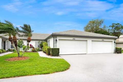 House in Sarasota, Florida 2 bedrooms, 143.07 sq.m. № 2211558