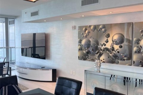 Condo in Sunny Isles Beach, Florida, 3 bedrooms  № 1696691 - photo 4
