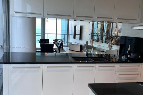 Condo in Sunny Isles Beach, Florida, 3 bedrooms  № 1696691 - photo 8