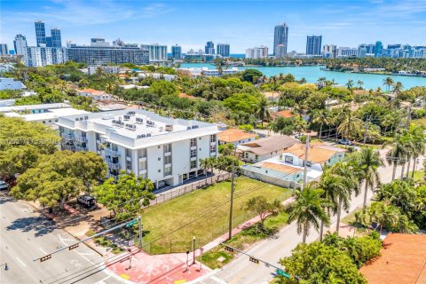 Immobilier commercial à Miami Beach, Floride № 2256944