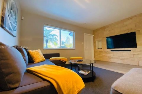 Villa ou maison à louer à Fort Lauderdale, Floride: 3 chambres, 132.85 m2 № 2417622 - photo 15