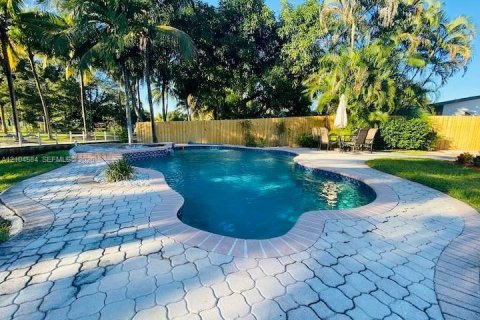 Villa ou maison à louer à Fort Lauderdale, Floride: 3 chambres, 132.85 m2 № 2417622 - photo 6
