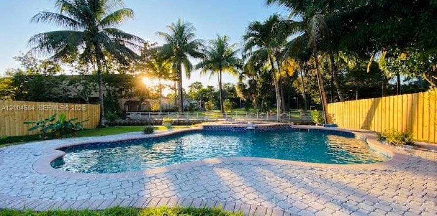 Villa ou maison à Fort Lauderdale, Floride 3 chambres, 132.85 m2 № 2417622