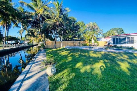 Villa ou maison à louer à Fort Lauderdale, Floride: 3 chambres, 132.85 m2 № 2417622 - photo 2