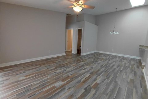 House in Punta Gorda, Florida 2 bedrooms, 99.41 sq.m. № 1906728 - photo 10