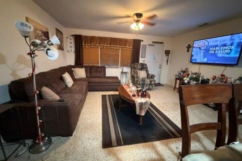 Villa ou maison à vendre à Seminole, Floride: 2 chambres, 76.64 m2 № 2394408 - photo 2