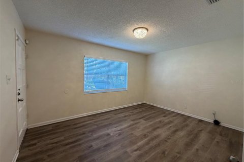 Villa ou maison à louer à Tampa, Floride: 4 chambres, 126.35 m2 № 2096745 - photo 3