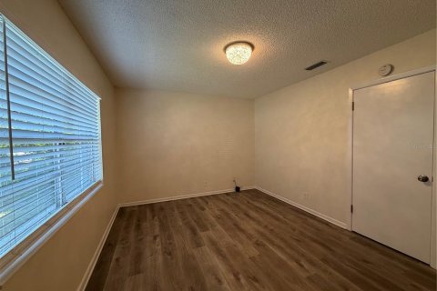 Villa ou maison à louer à Tampa, Floride: 4 chambres, 126.35 m2 № 2096745 - photo 4