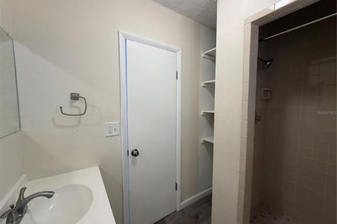 Villa ou maison à louer à Tampa, Floride: 4 chambres, 126.35 m2 № 2096745 - photo 18