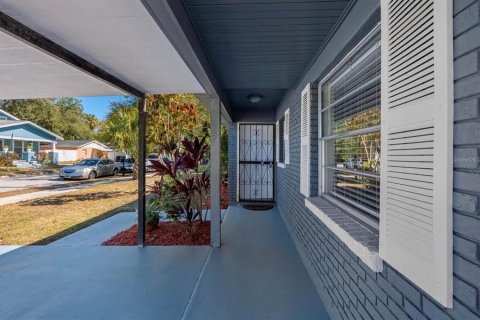 Villa ou maison à louer à Tampa, Floride: 4 chambres, 126.35 m2 № 2096745 - photo 2