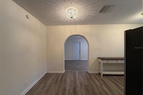 Villa ou maison à louer à Tampa, Floride: 4 chambres, 126.35 m2 № 2096745 - photo 6