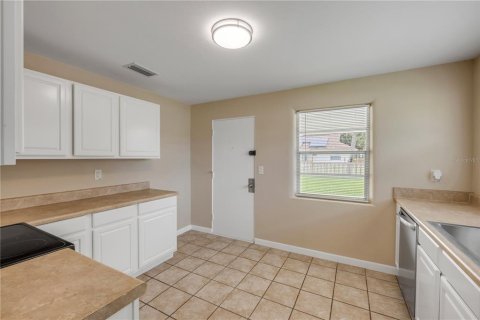 House in Edgewater, Florida 2 bedrooms, 102.01 sq.m. № 1847326 - photo 24