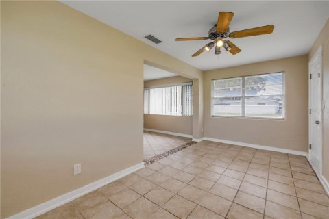House in Edgewater, Florida 2 bedrooms, 102.01 sq.m. № 1847326 - photo 21