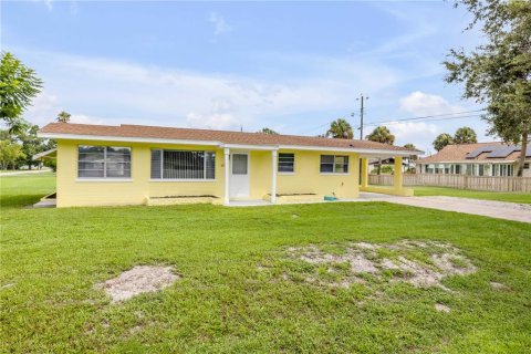 House in Edgewater, Florida 2 bedrooms, 102.01 sq.m. № 1847326 - photo 10