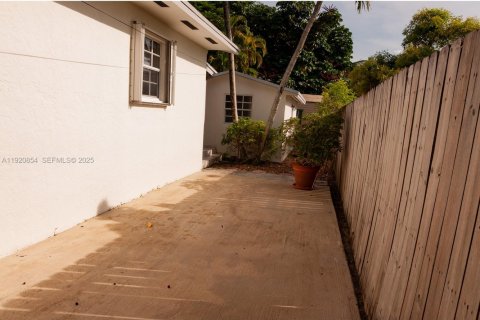 Снять в аренду виллу или дом в Майами, Флорида 4 спальни, 235.97м2, № 1988685 - фото 29